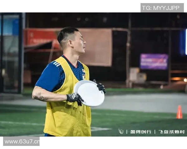 广州飞盘队边路渗透战术解析与实战应用探讨